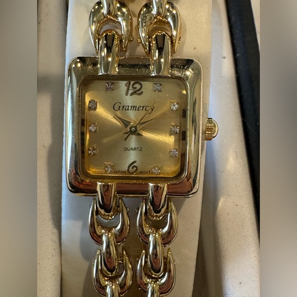 Gramercy Watch Gold NIB May need to Replace Battery Still has plastic on see pic - Picture 3 of 7